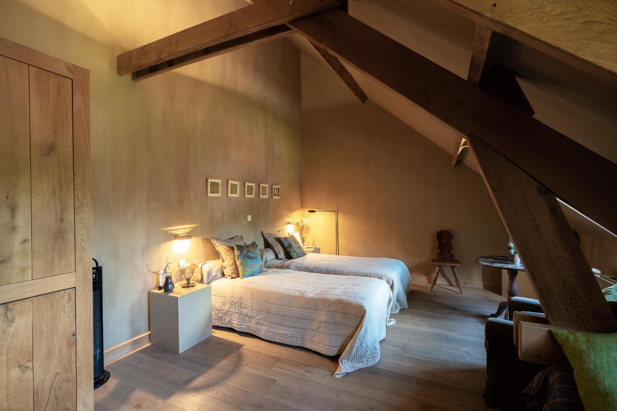 15 Bed & Breakfast 3*